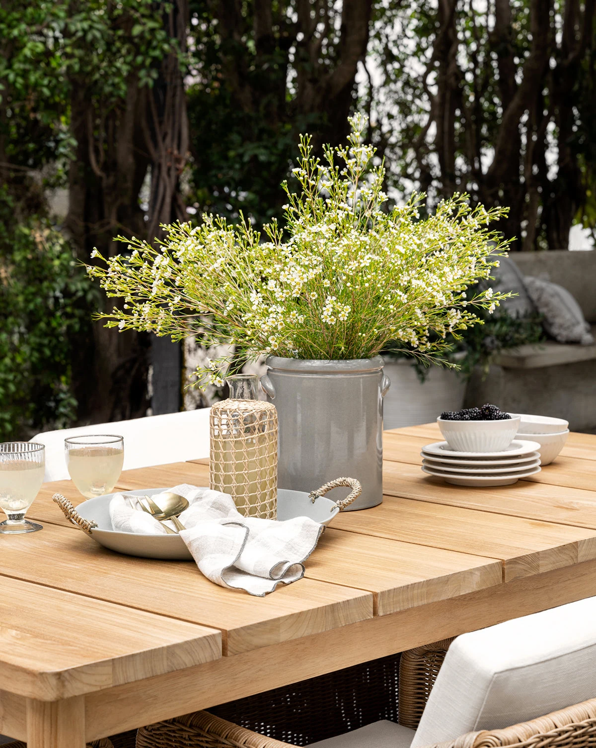 Elowyn Outdoor Dining Table 3 Elowyn Outdoor Dining Table - Image 3